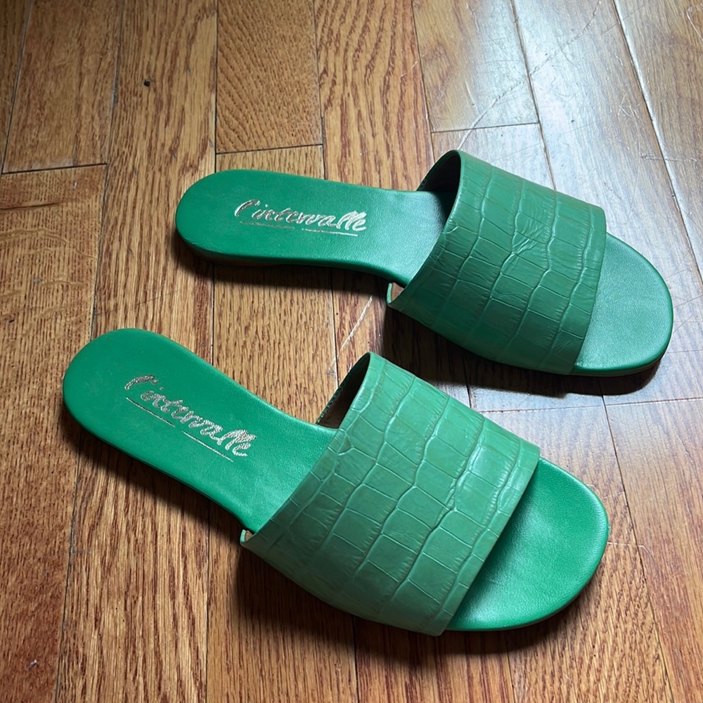 L’Intervalle Sandals - Green Leather Sandals